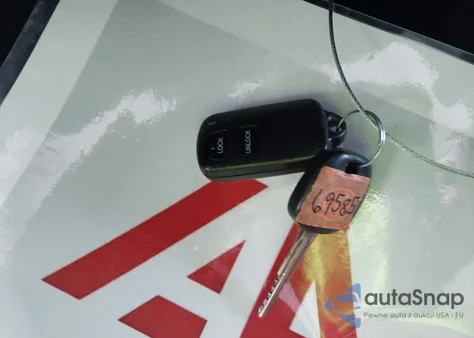 2017 Toyota Tacoma Sr z USA, uszkodzony, nr VIN 5TFAX5GN4HX092683